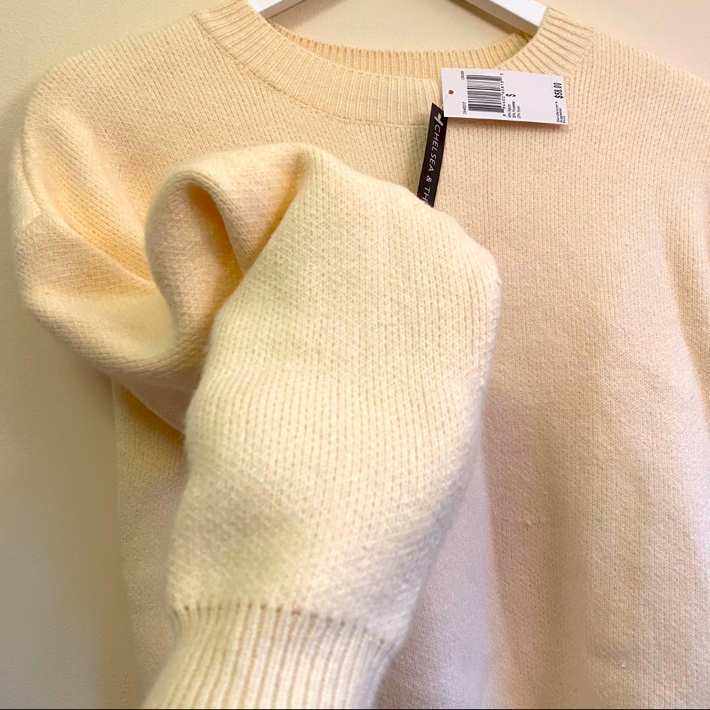 Chelsea & Theodore Beige Long Sleeve Sweater Sz S